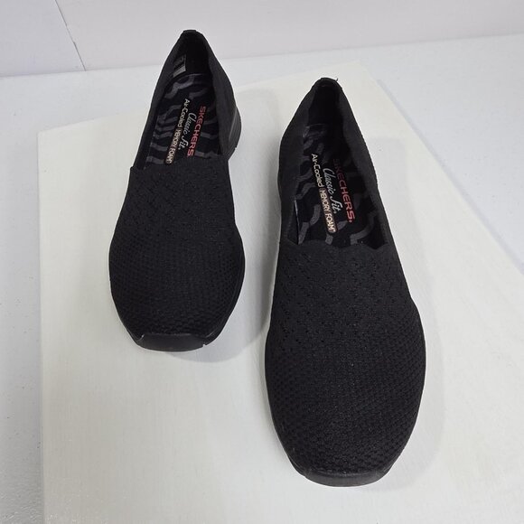 Skechers Classic Fit Shoes Womens Size 7.5 Black Slip On Memory Foam Comfort - Picture 2 of 10